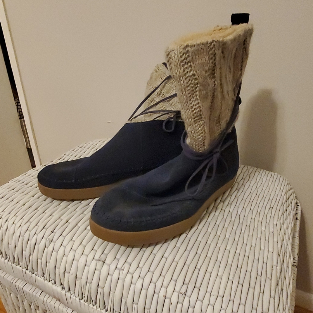 TOMS boots
